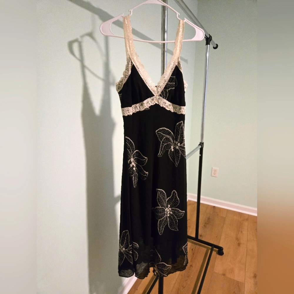 Lipstick dress, black with ivory flowers. Medium